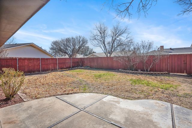 5711 70th Place, Lubbock, TX 79424