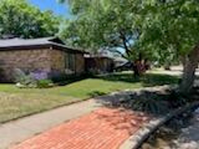 5711 70th Place, Lubbock, TX 79424