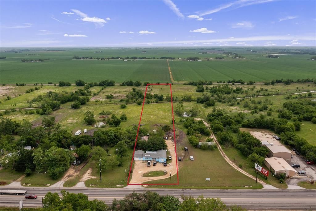 4208 N Main ST, Taylor, TX 76574