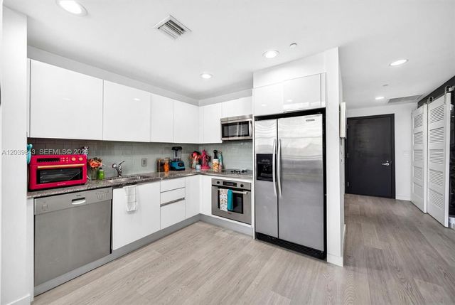 1050 Brickell Ave 420, Miami, FL 33131