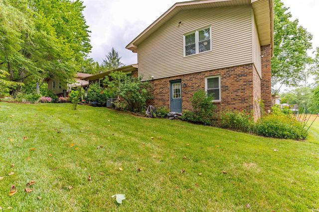 6016 Sarabeth Lane, Evansville, IN 47712