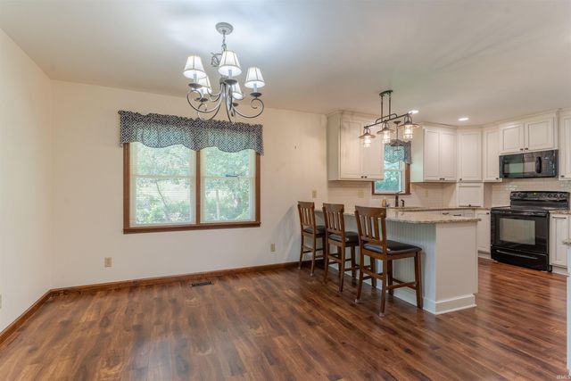 6016 Sarabeth Lane, Evansville, IN 47712