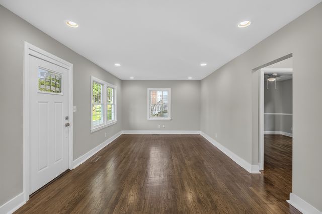 1063 Horseshoe Drive, Nashville, TN 37216