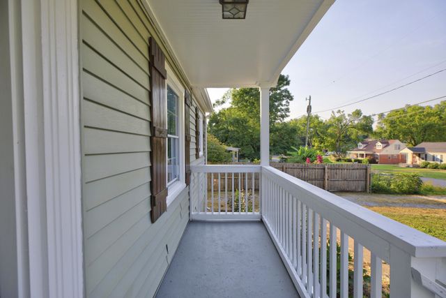 1063 Horseshoe Drive, Nashville, TN 37216