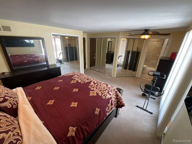 32450 Barclay Square, Warren, MI 48093