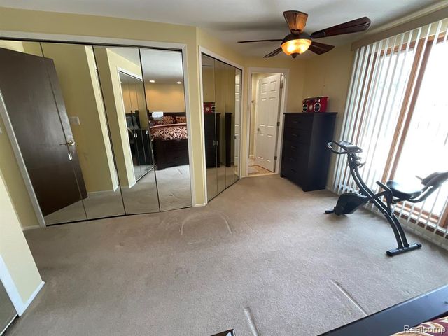 32450 Barclay Square, Warren, MI 48093