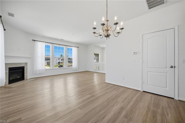 134 Corcoran LN, Suffolk, VA 23434