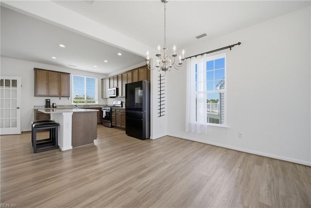 134 Corcoran LN, Suffolk, VA 23434