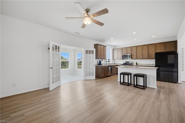 134 Corcoran LN, Suffolk, VA 23434