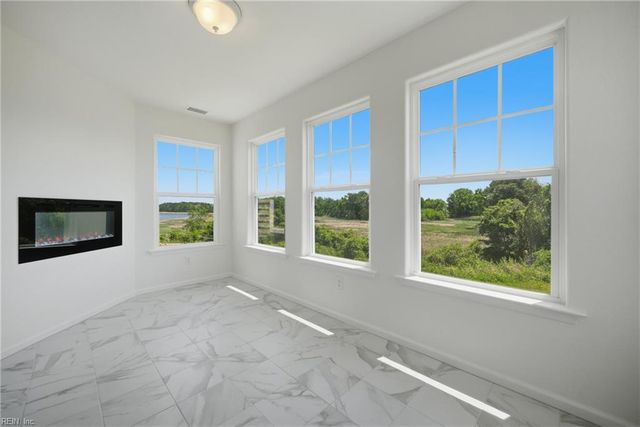 134 Corcoran LN, Suffolk, VA 23434