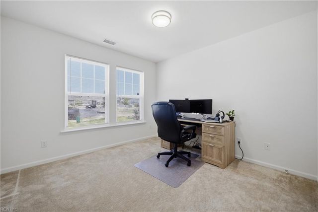 134 Corcoran LN, Suffolk, VA 23434