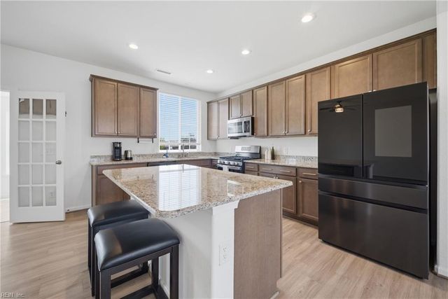 134 Corcoran LN, Suffolk, VA 23434