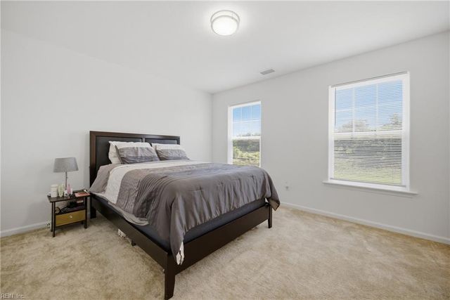 134 Corcoran LN, Suffolk, VA 23434