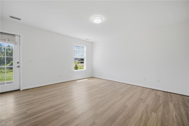 134 Corcoran LN, Suffolk, VA 23434