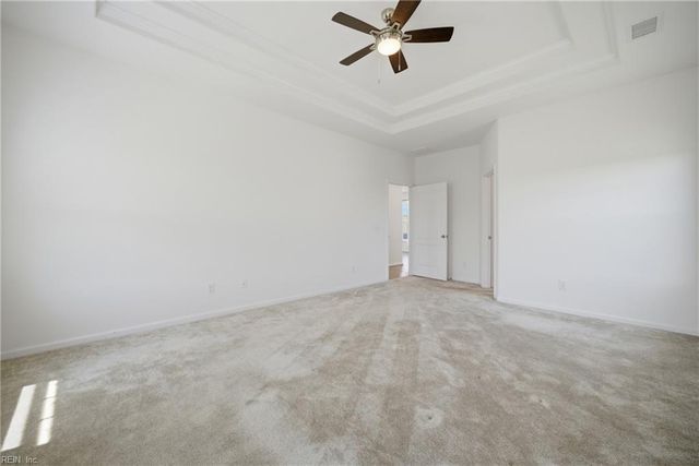 134 Corcoran LN, Suffolk, VA 23434