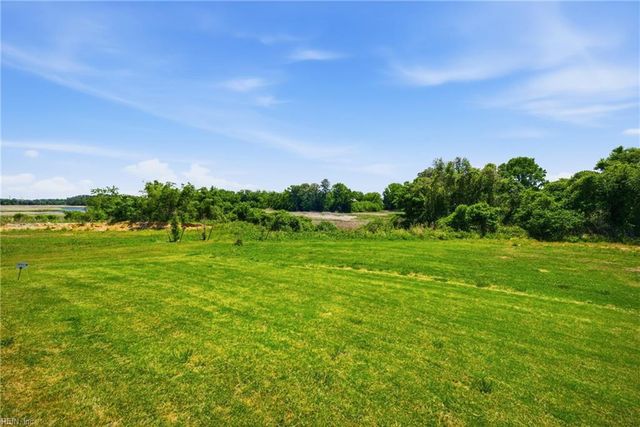 134 Corcoran LN, Suffolk, VA 23434