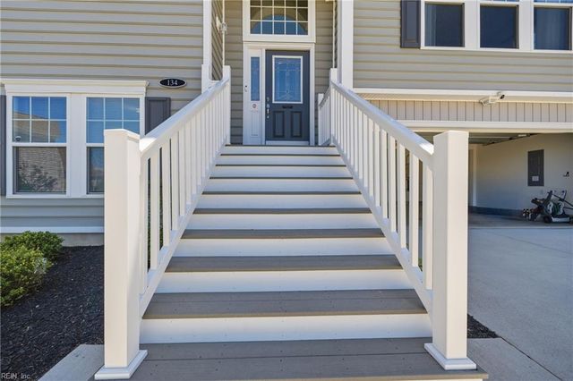 134 Corcoran LN, Suffolk, VA 23434