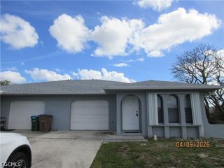 1218 NE 8th TER, Cape Coral, FL 33909