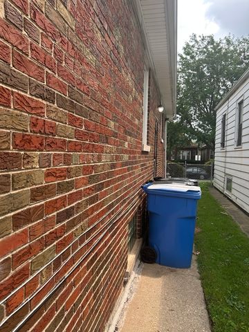 12200 S Yale Avenue, Chicago, IL 60628