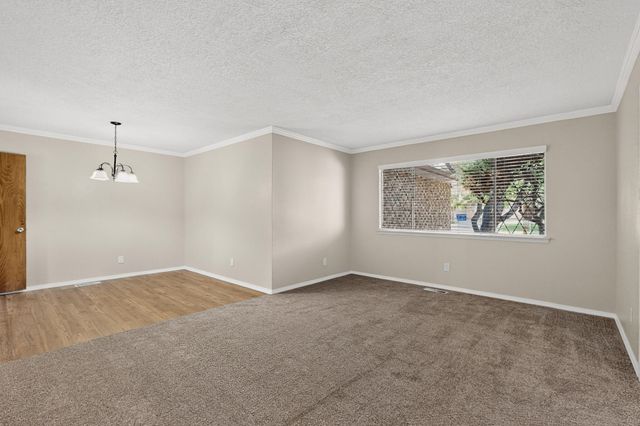 8130 Avenida La Prestina NE, Albuquerque, NM 87109
