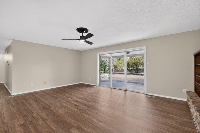 8130 Avenida La Prestina NE, Albuquerque, NM 87109