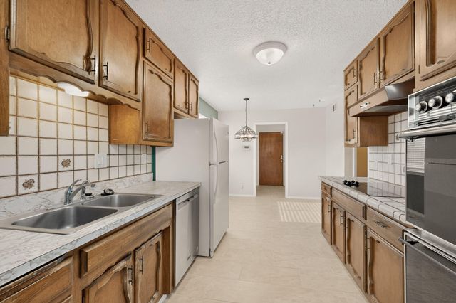 8130 Avenida La Prestina NE, Albuquerque, NM 87109