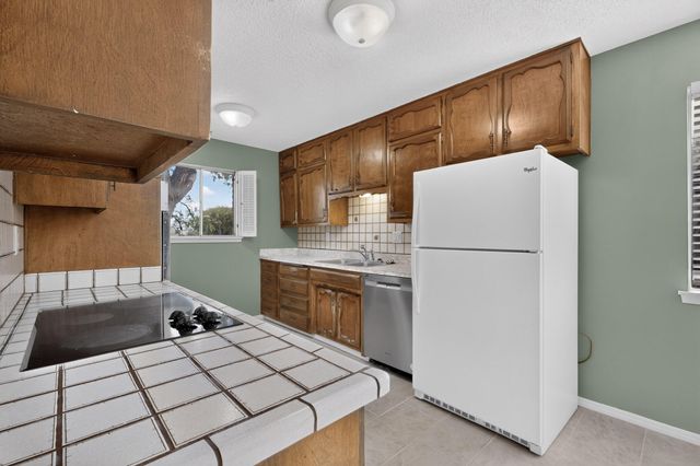 8130 Avenida La Prestina NE, Albuquerque, NM 87109