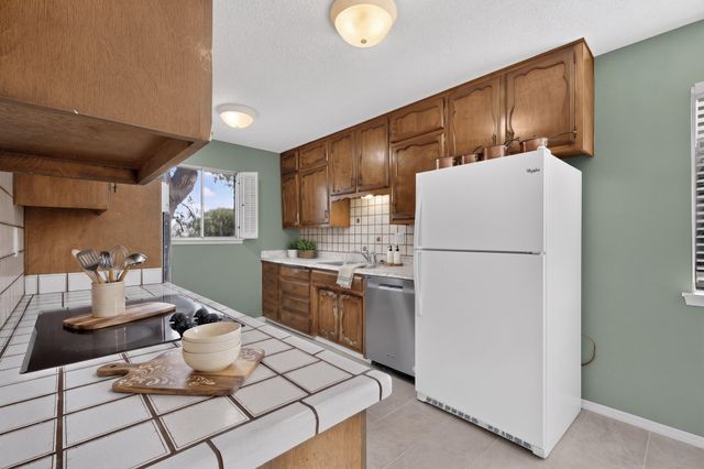 8130 Avenida La Prestina NE, Albuquerque, NM 87109