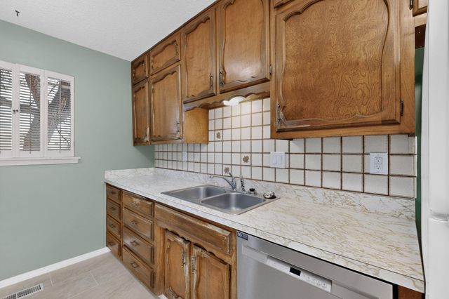 8130 Avenida La Prestina NE, Albuquerque, NM 87109