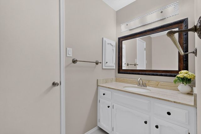 8130 Avenida La Prestina NE, Albuquerque, NM 87109
