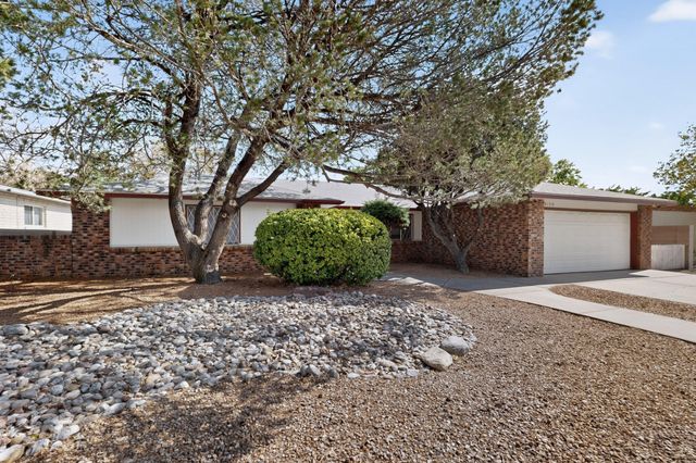 8130 Avenida La Prestina NE, Albuquerque, NM 87109