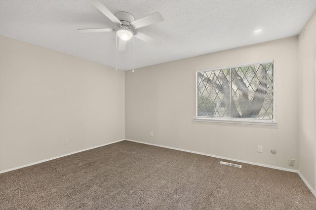 8130 Avenida La Prestina NE, Albuquerque, NM 87109