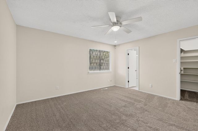 8130 Avenida La Prestina NE, Albuquerque, NM 87109