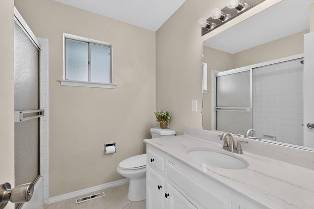 8130 Avenida La Prestina NE, Albuquerque, NM 87109