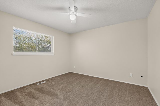8130 Avenida La Prestina NE, Albuquerque, NM 87109