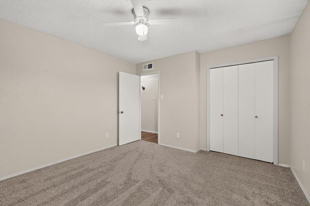 8130 Avenida La Prestina NE, Albuquerque, NM 87109