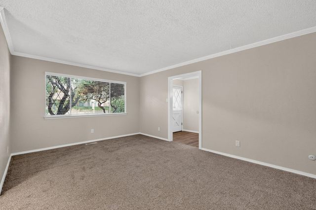 8130 Avenida La Prestina NE, Albuquerque, NM 87109