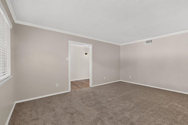 8130 Avenida La Prestina NE, Albuquerque, NM 87109