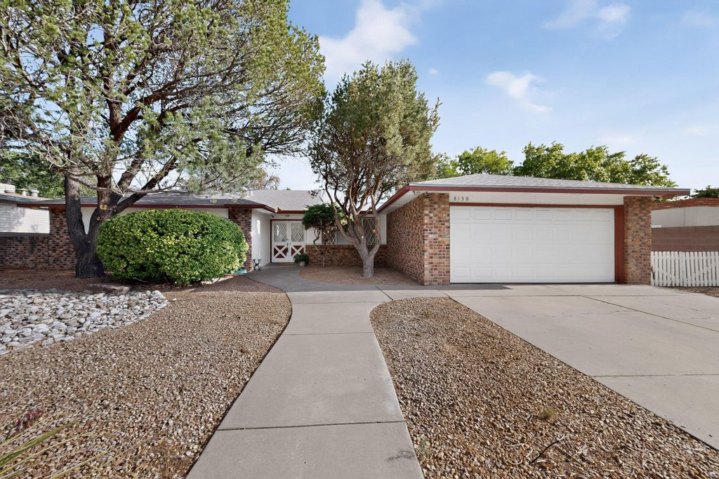 8130 Avenida La Prestina NE, Albuquerque, NM 87109