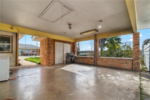 2127 MEMORIAL Drive, Alexandria, LA 71301