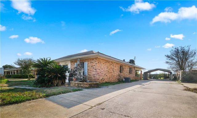 2127 MEMORIAL Drive, Alexandria, LA 71301