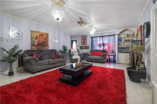 2127 MEMORIAL Drive, Alexandria, LA 71301