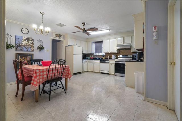 2127 MEMORIAL Drive, Alexandria, LA 71301