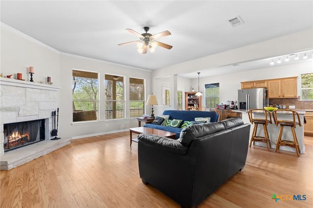 202 The Oaks Boulevard, Elgin, TX 78621