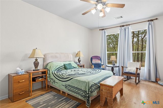 202 The Oaks Boulevard, Elgin, TX 78621