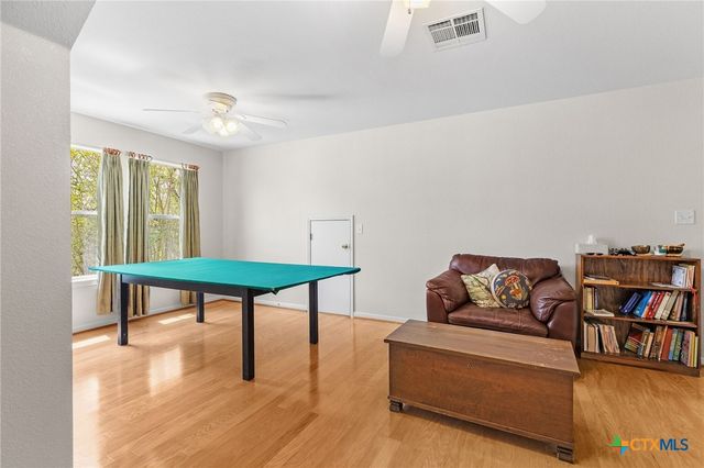 202 The Oaks Boulevard, Elgin, TX 78621