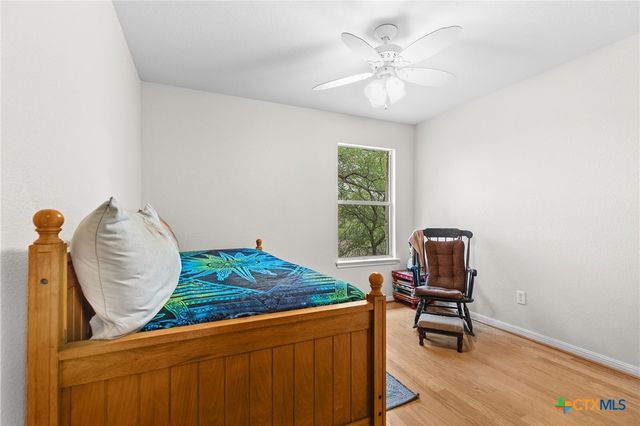 202 The Oaks Boulevard, Elgin, TX 78621