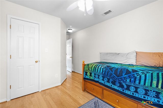 202 The Oaks Boulevard, Elgin, TX 78621
