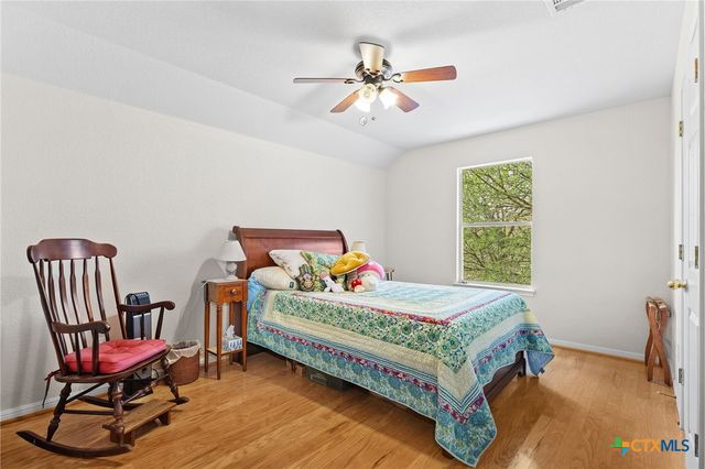 202 The Oaks Boulevard, Elgin, TX 78621