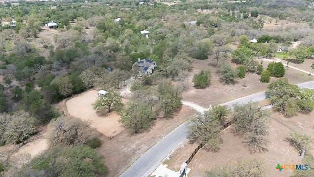 202 The Oaks Boulevard, Elgin, TX 78621